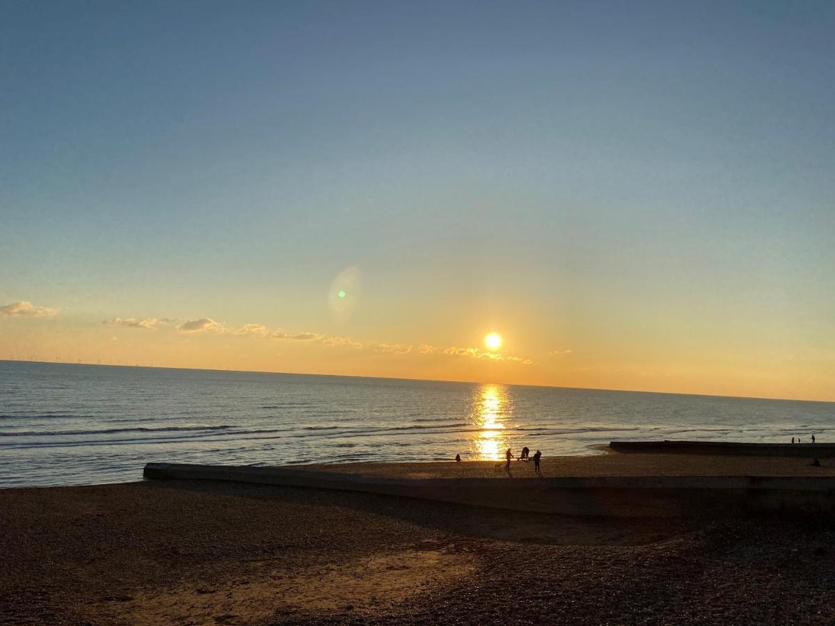 The Windsor Apartment By Gge, Brighton Beach, Sleeps 4 外观 照片
